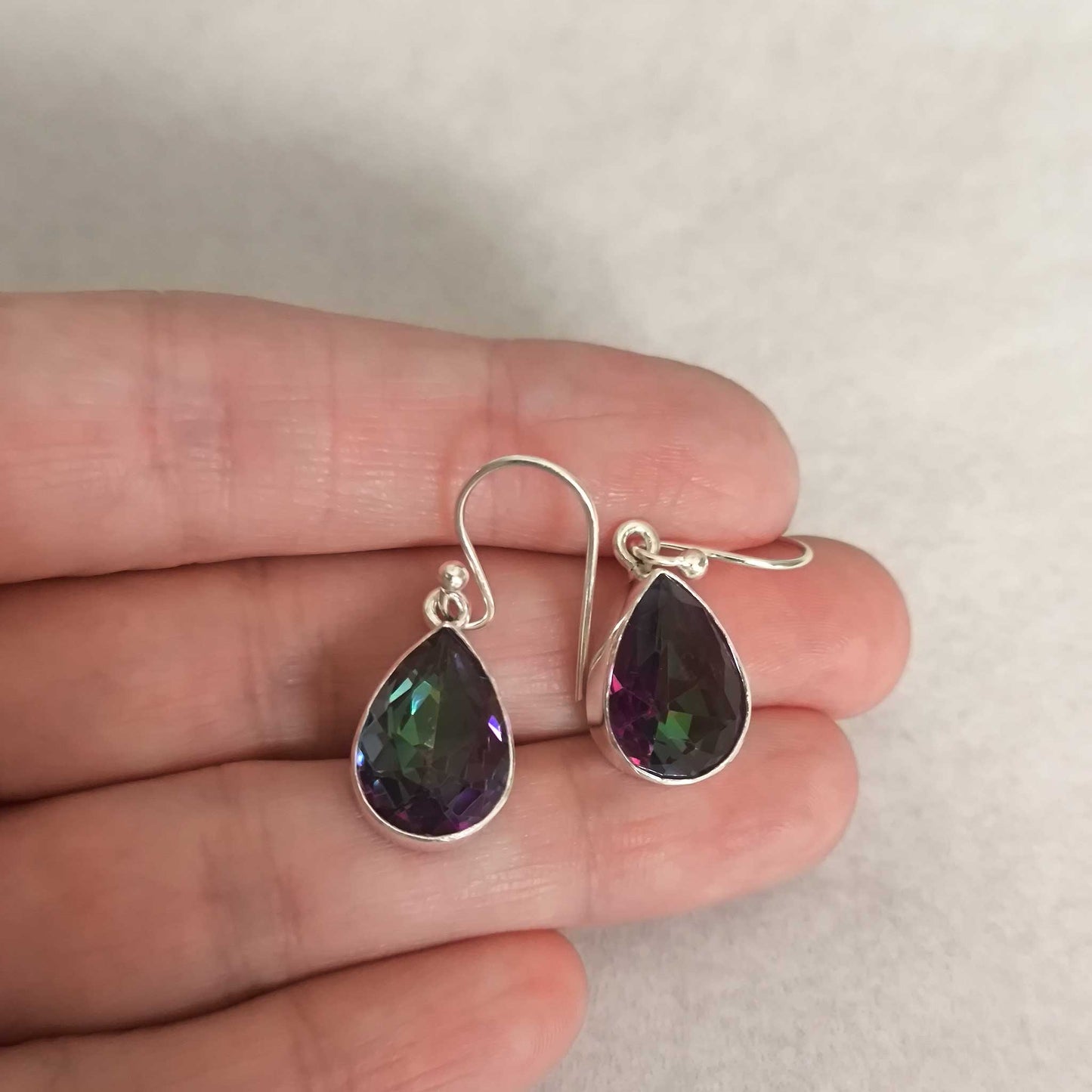 Pendientes Cuarzo Aura en Plata de Ley 925 - Energía Iridiscente