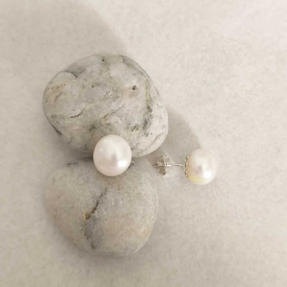 Pendientes de Perla Clásica (12 mm) en Plata de Ley - Cierre a Presión Elegante