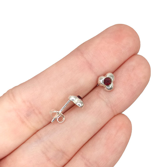 Pendientes de Plata de Ley 925 'Flor Abstracta' con Circonita Granate (6 mm)