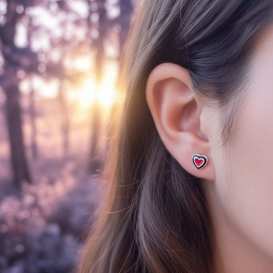 Pendientes "Eternal Duality" – Corazones en Plata de Ley con Esmalte Rojo y Negro Místico (7.5 mm)