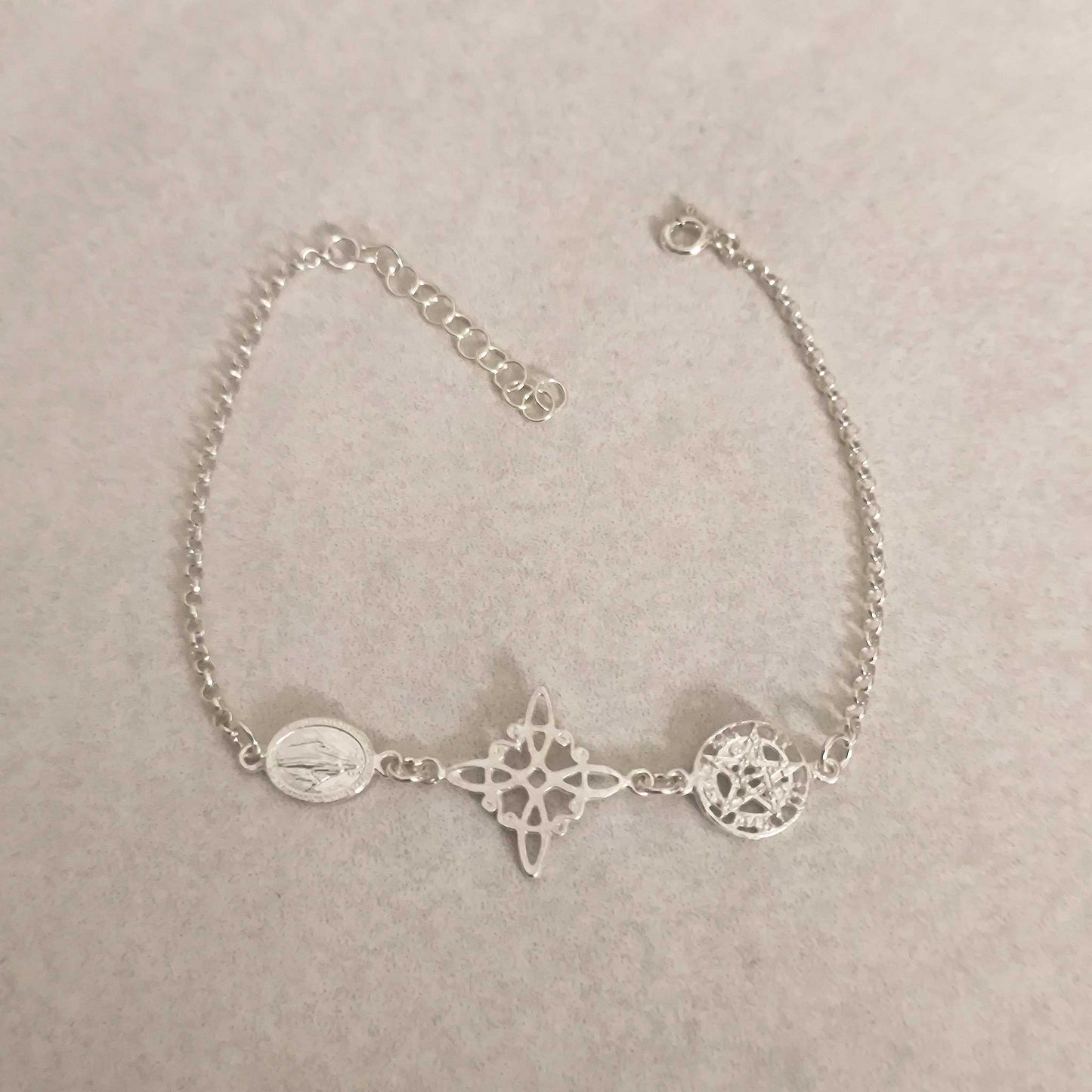 Pulsera de Plata Sagrada - Triple Amuleto de Protección Espiritual