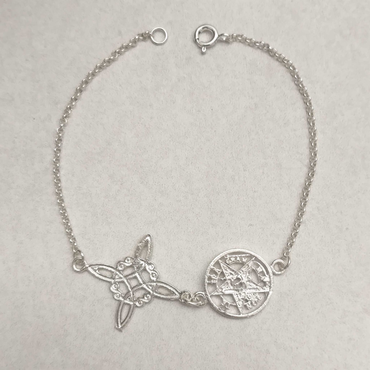 Pulsera de Plata 925 con Nudo de Bruja y Tetragramatón - Transformación, Intuición y Protección