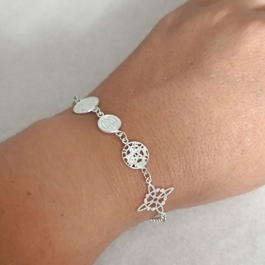 Pulsera de Plata de Ley con Cuatro Protecciones Místicas: Nudo de Bruja, Tetragramatón, San Benito y San Judas