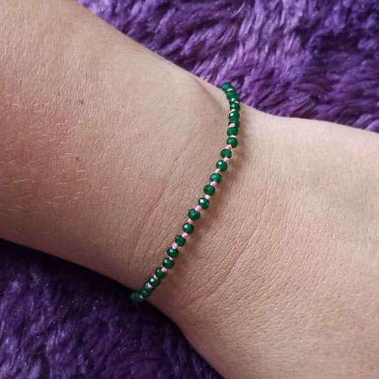 Pulsera Fina de Plata de Ley y Baño de Rodio con Cuentas de Ónix Verde (15 + 3 cm)
