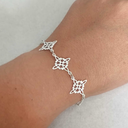 Pulsera de Plata de Ley con Nudos de Bruja - Talismán de Protección Espiritual