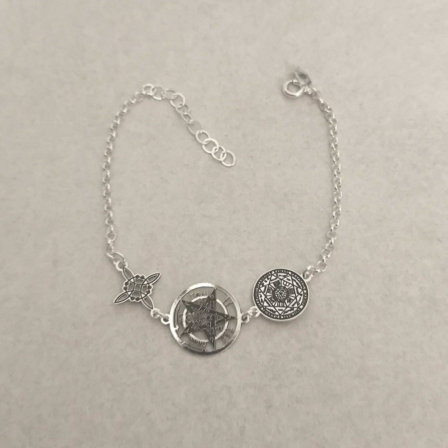 Pulsera de Plata de Ley 925 con Amuletos Sagrados - Nudo de Bruja, Tetragramatón y Siete Arcángeles