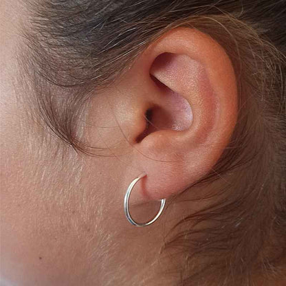 Aros Clásicos Finos de Plata de Ley 925 - Grosor 1.5mm - Varias Medidas