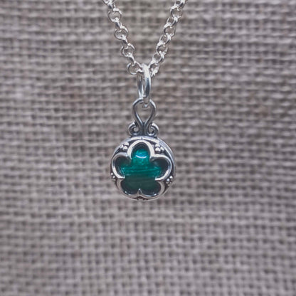 Colgante Gotland (Plata de Ley 925) con Malaquita - Transformación Radical, Protección Energética y Limpieza Profunda