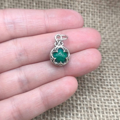 Colgante Gotland (Plata de Ley 925) con Malaquita - Transformación Radical, Protección Energética y Limpieza Profunda