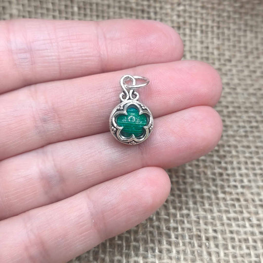 Colgante Gotland (Plata de Ley 925) con Malaquita - Transformación Radical, Protección Energética y Limpieza Profunda