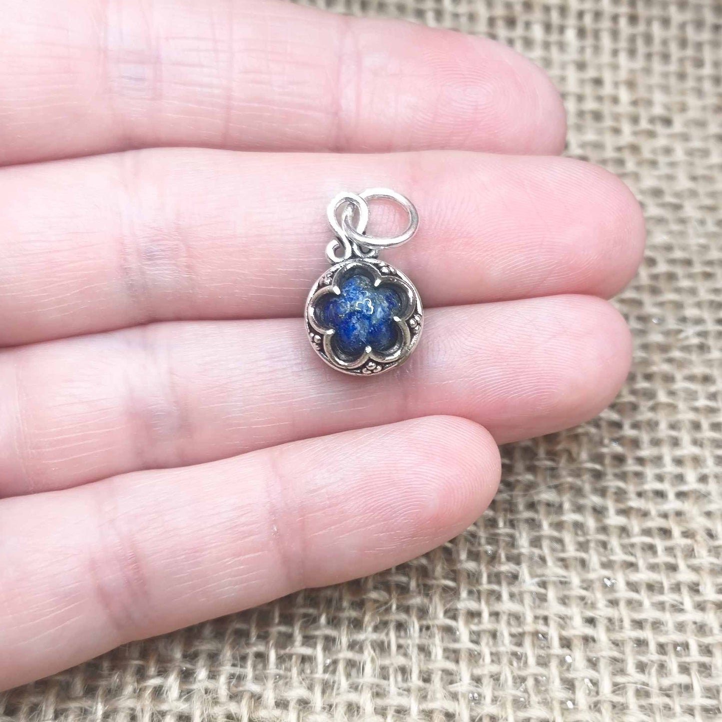 Colgante Gotland (Plata de Ley 925) con Lapislázuli - Sabiduría, Verdad, Iluminación y Activación del Tercer Ojo