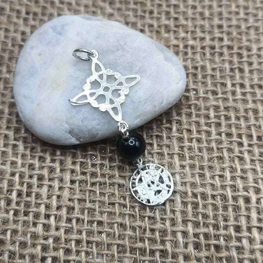 Colgante Triple Protección de Base (Plata de Ley) - Nudo de Bruja, Tetragramatón y Ónix Negro