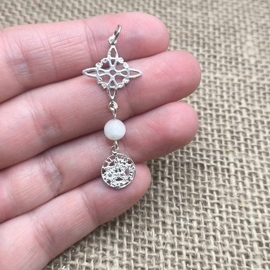 Colgante Triple Protección Femenina (Plata de Ley) - Nudo de Bruja, Tetragramatón y Piedra de Luna