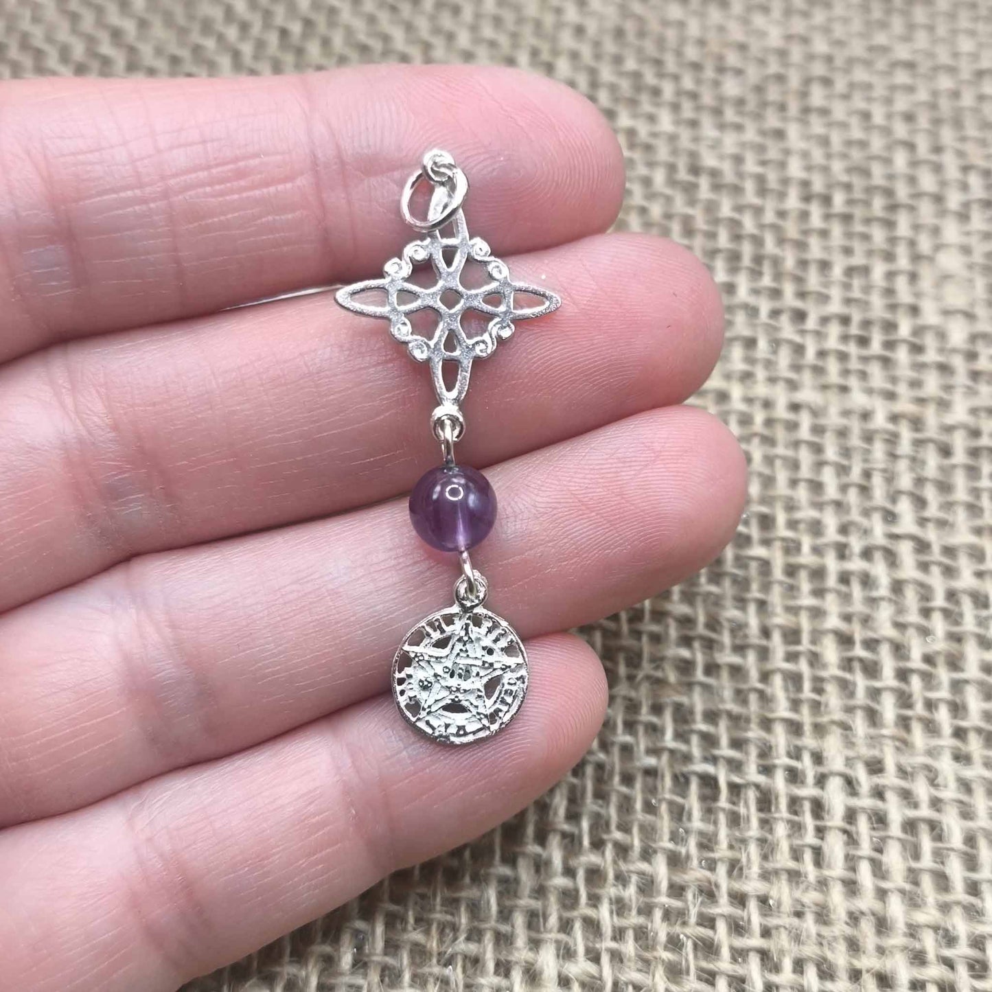 Colgante Triple Protección Espiritual (Plata de Ley) - Nudo de Bruja, Tetragramatón y Amatista