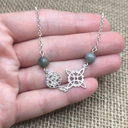 Pulsera de Triple Protección Mística (Plata de Ley 925) - Nudo de Bruja, Tetragramatón y Labradorita (18.5 + 2.5 cm)