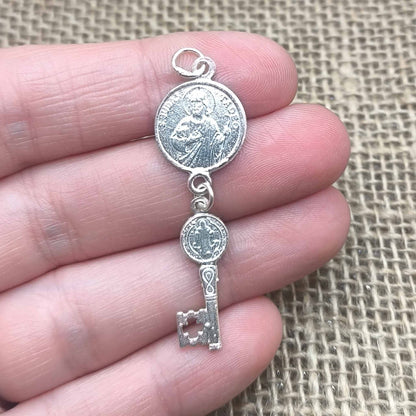 Colgante de Fe y Protección (Plata de Ley 925) - Medalla San Judas Tadeo y Llave de San Benito (45.7 mm)