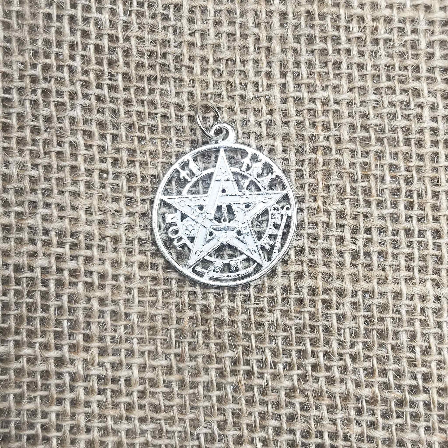Colgante Tetragramatón (Plata de Ley 925) - Amuleto de Protección Suprema, Armonía y Dominio Espiritual (35.4 mm)
