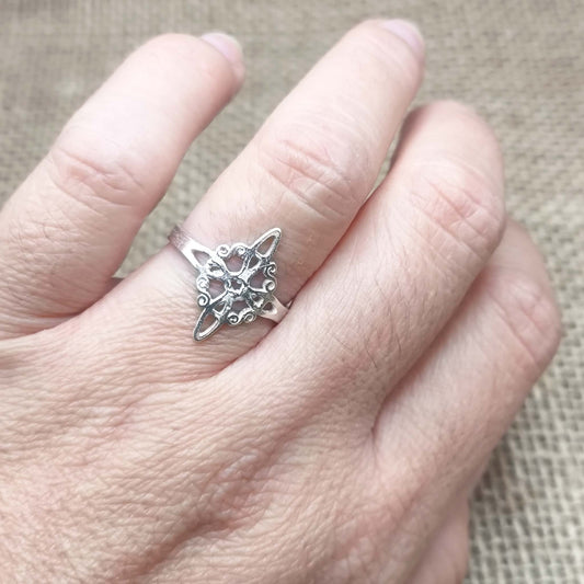 Anillo Nudo de Bruja Ajustable (Plata de Ley 925) - Amuleto de Protección Personal, Fuerza Celta y Magia
