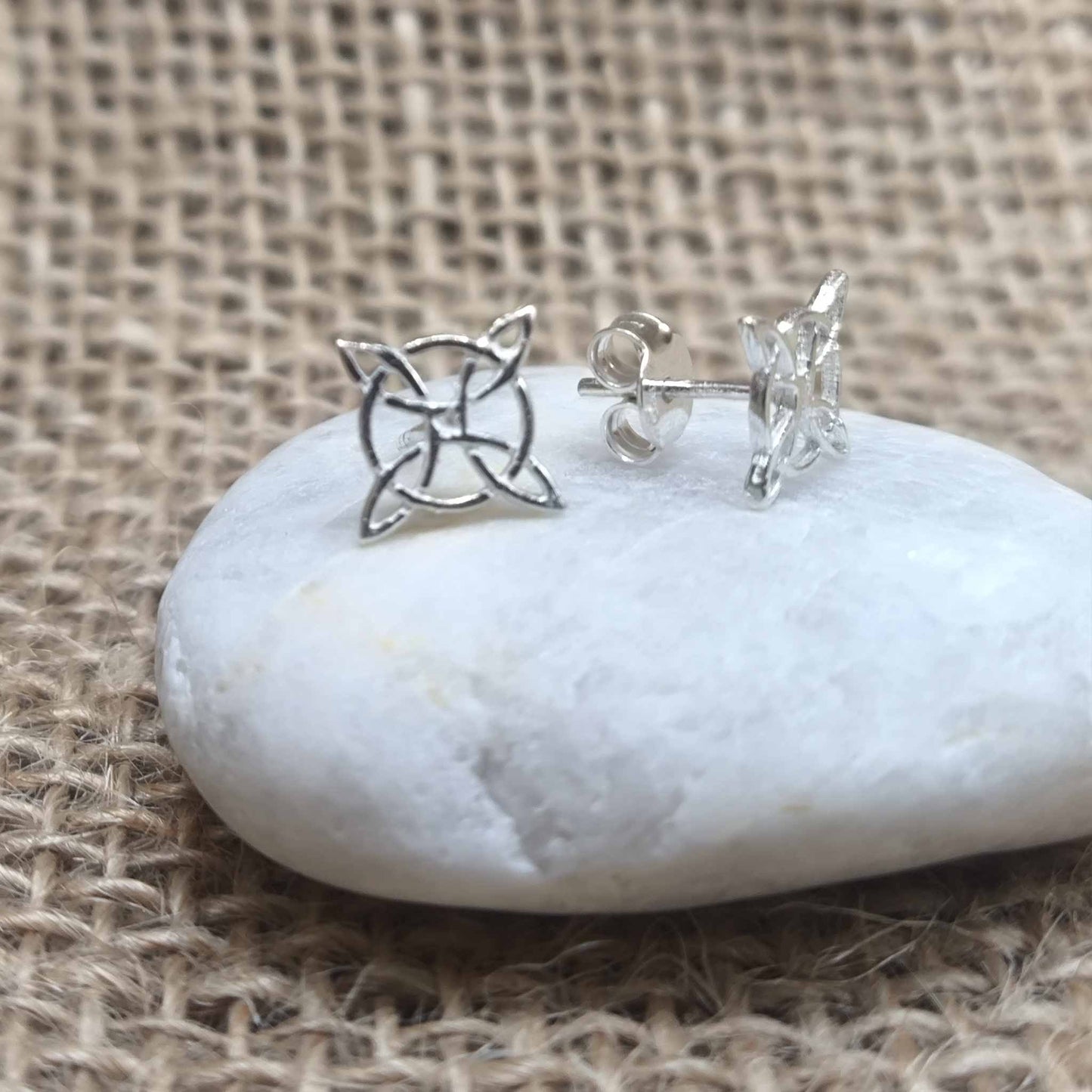 Nudo de Bruja: Protección Bilateral para el Espíritu