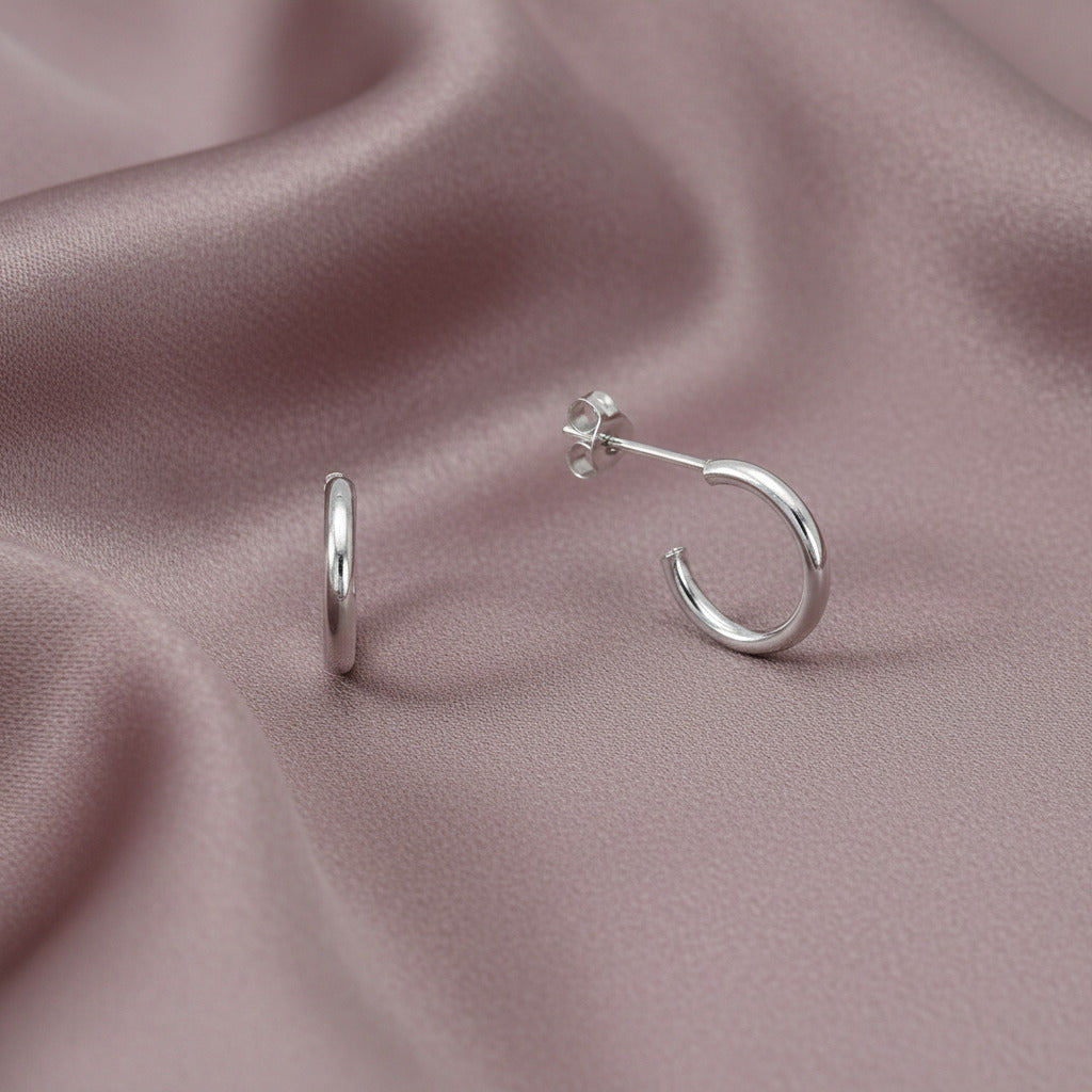 Pendientes de Medio Aro de Plata de Ley 925 Lisos (2x13 mm) - Semicriollas Abiertas para Regalo Minimalista