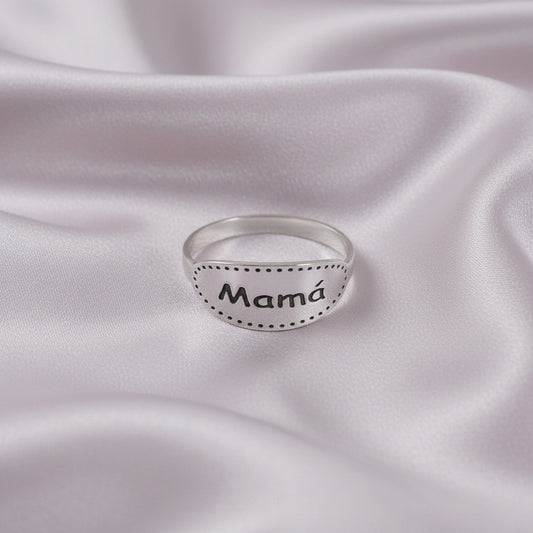Anillo "Vínculo Sagrado" – Sortija Mamá en Plata de Ley 925 con Orla Labrada
